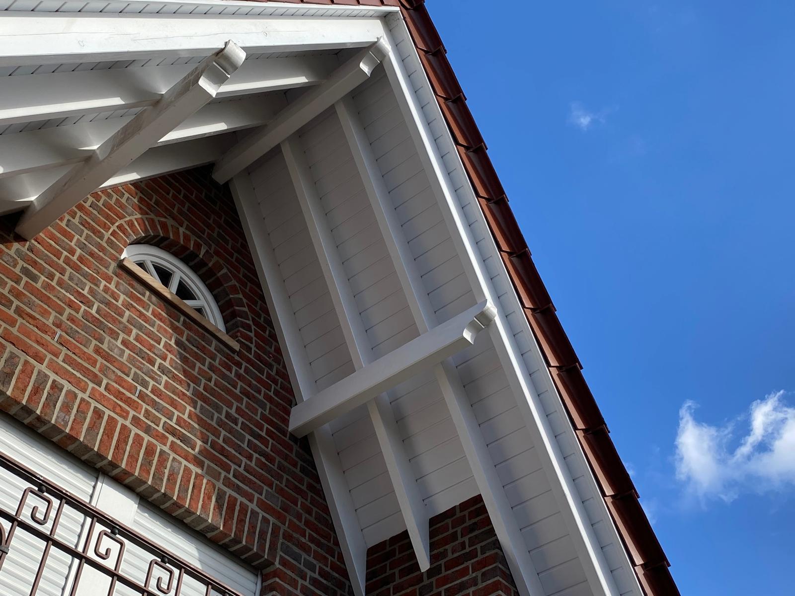 Saubere Dach&uuml;berst&auml;nde in Walchum.